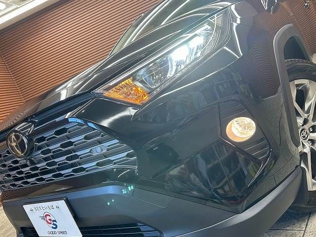 Toyota RAV4 2021-12 14592-9