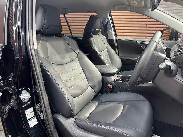 Toyota RAV4 2021-12 14592-7