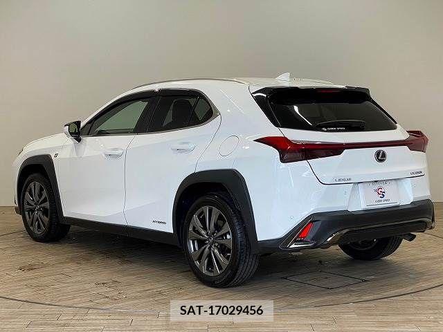 Lexus UX 2019-05 363065-14