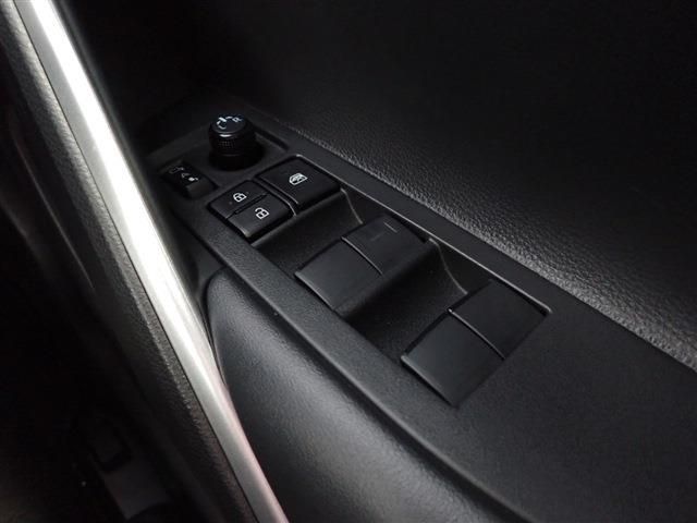 Toyota COROLLA CROSS 2022-08 183160-21