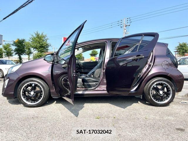 Toyota AQUA 2015-05 384042-4
