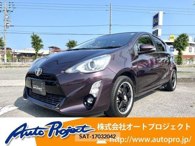 Toyota AQUA 2015-05 384042-0