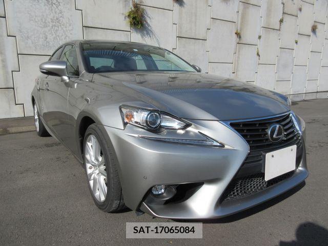 Lexus IS 2014-07 208657-4