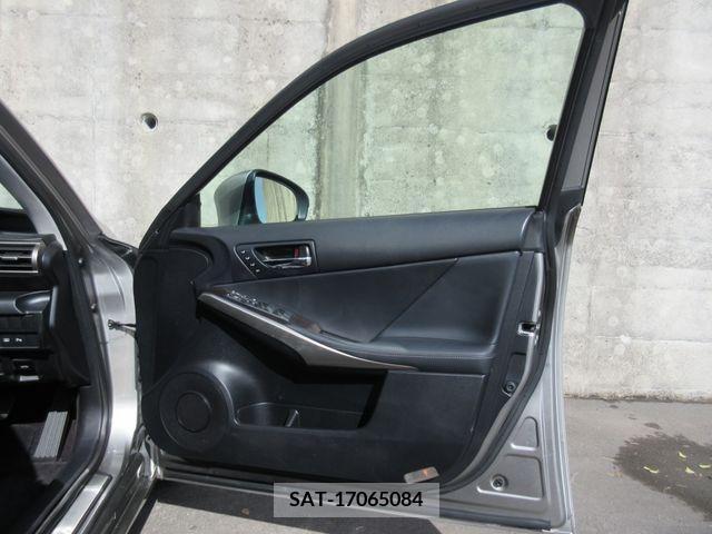 Lexus IS 2014-07 208657-19