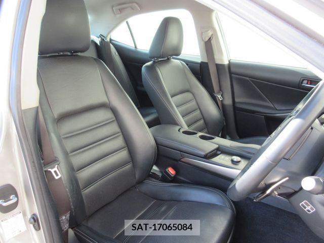 Lexus IS 2014-07 208657-20