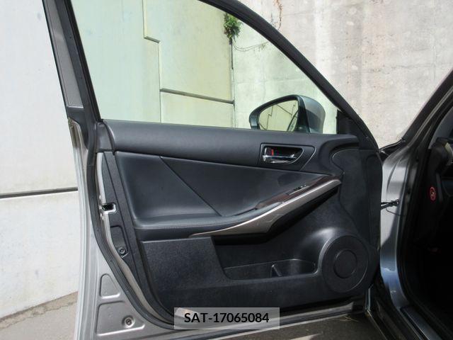 Lexus IS 2014-07 208657-21