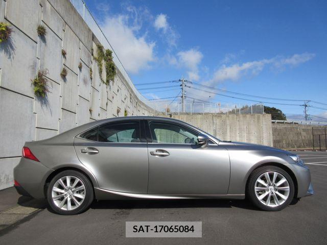Lexus IS 2014-07 208657-9