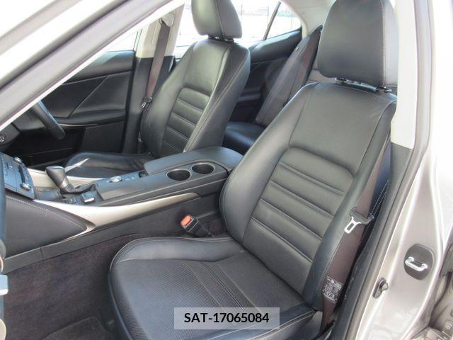 Lexus IS 2014-07 208657-22