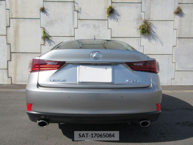 Lexus IS 2014-07 208657-11
