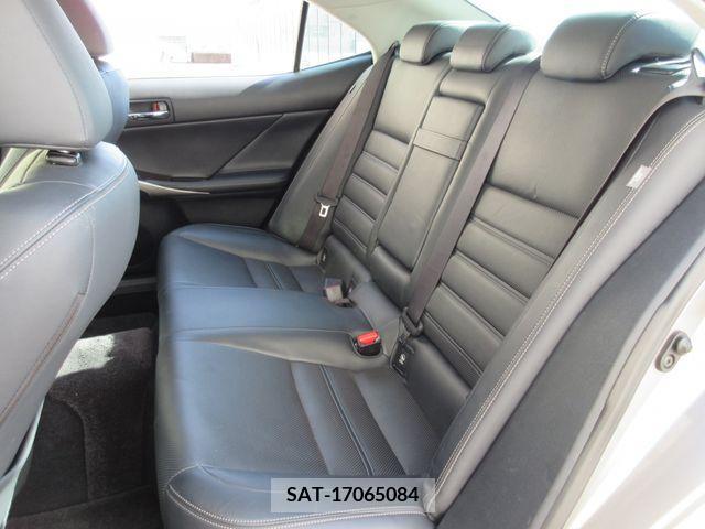 Lexus IS 2014-07 208657-23