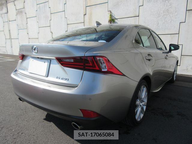 Lexus IS 2014-07 208657-12