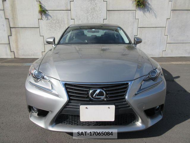 Lexus IS 2014-07 208657-3