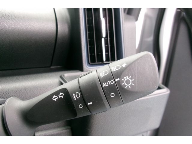 Daihatsu TANTO CUSTOM 2023-03 12463-10