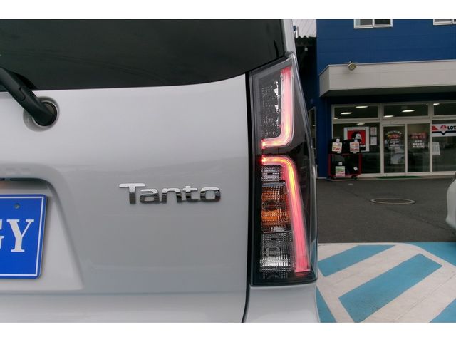 Daihatsu TANTO CUSTOM 2023-03 12463-24