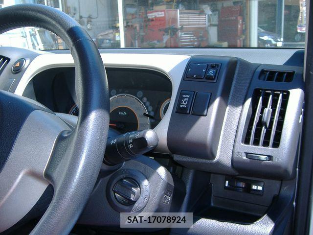 Nissan SERENA 2006-08 324869-5