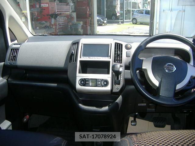 Nissan SERENA 2006-08 324869-3