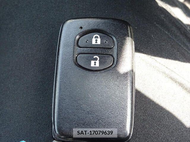 Toyota PRIUS 2012-11 281762-9