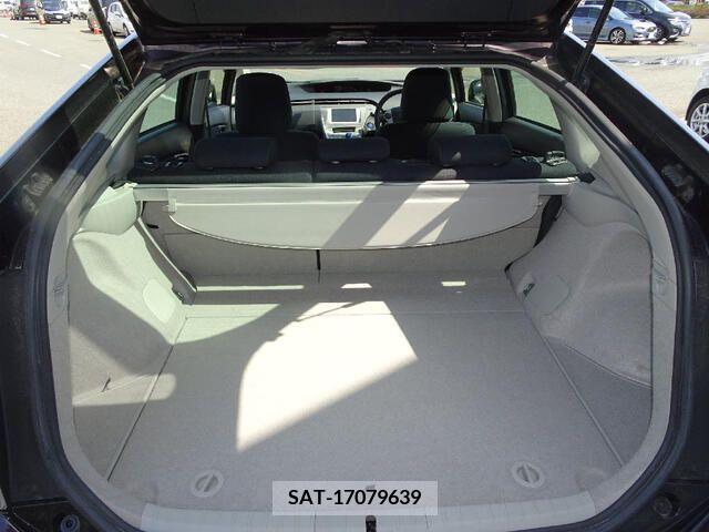 Toyota PRIUS 2012-11 281762-14