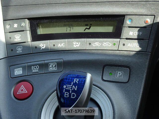 Toyota PRIUS 2012-11 281762-8
