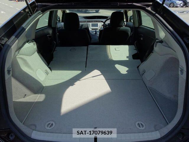 Toyota PRIUS 2012-11 281762-15