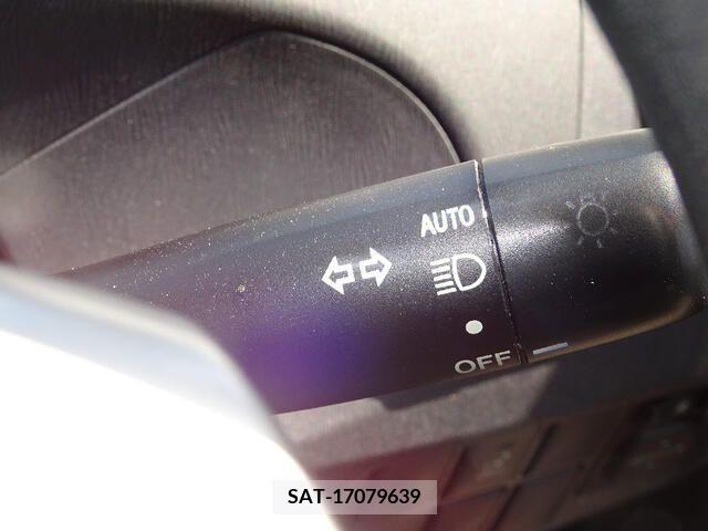 Toyota PRIUS 2012-11 281762-18