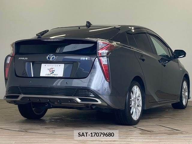 Toyota PRIUS 2016-07 322383-15