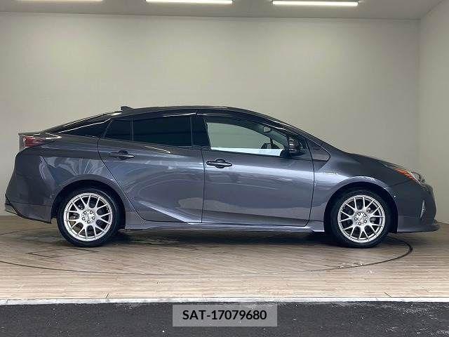Toyota PRIUS 2016-07 322383-14