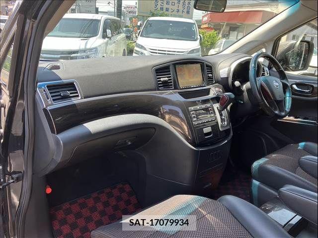 Nissan ELGRAND 2013-03 269319-11