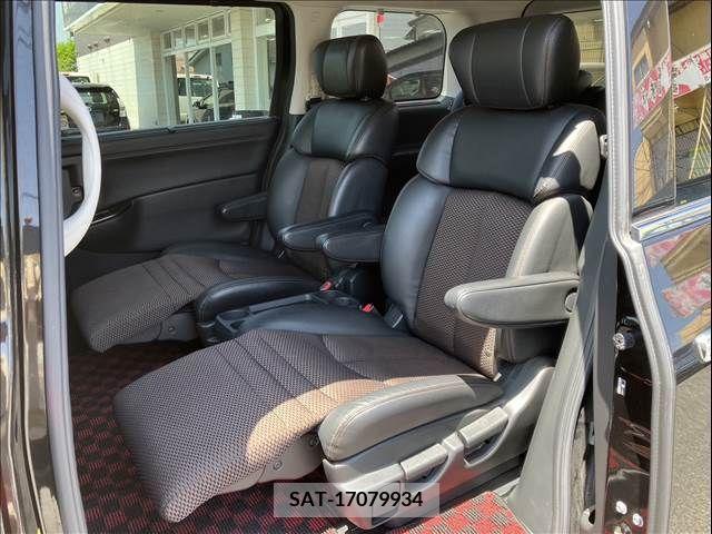 Nissan ELGRAND 2013-03 269319-12