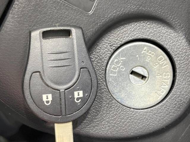 Nissan MARCH 2022-05 184897-5