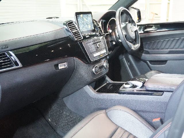Amg E-CLASS 2018-03 7025-3