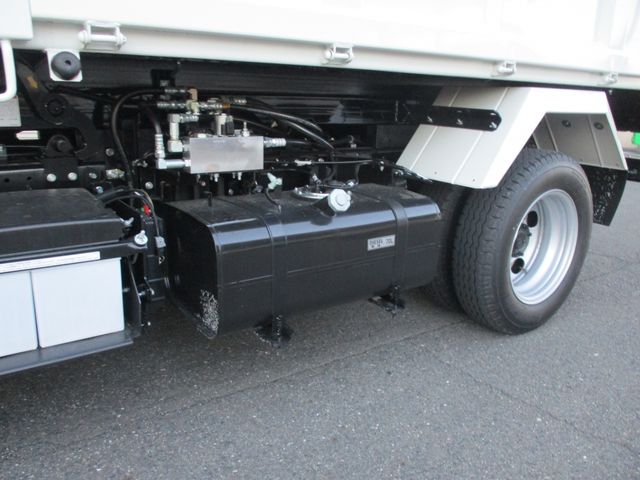 Mitsubishi CANTER 2023-07 186229-15