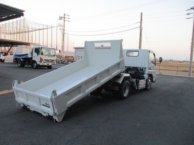 Mitsubishi CANTER 2023-07 186229-1