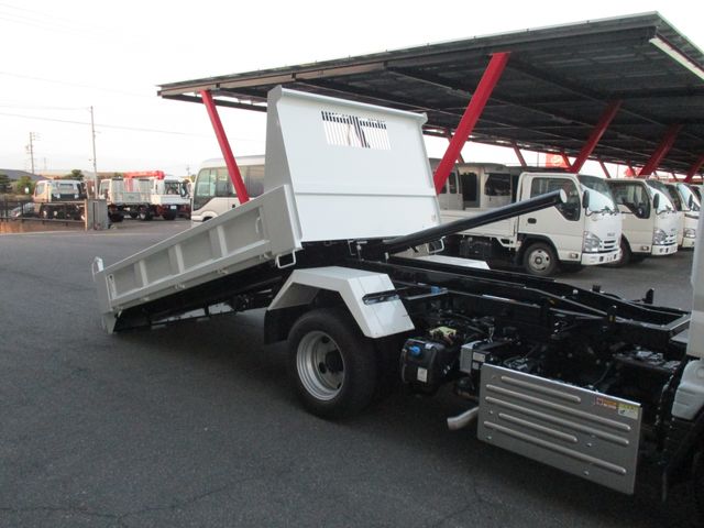 Mitsubishi CANTER 2023-07 186229-5