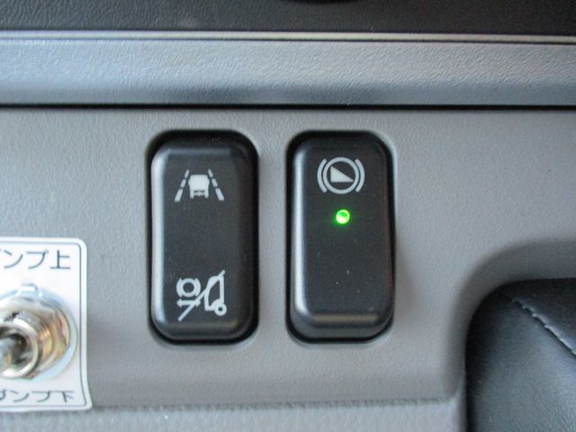 Mitsubishi CANTER 2023-07 186229-18