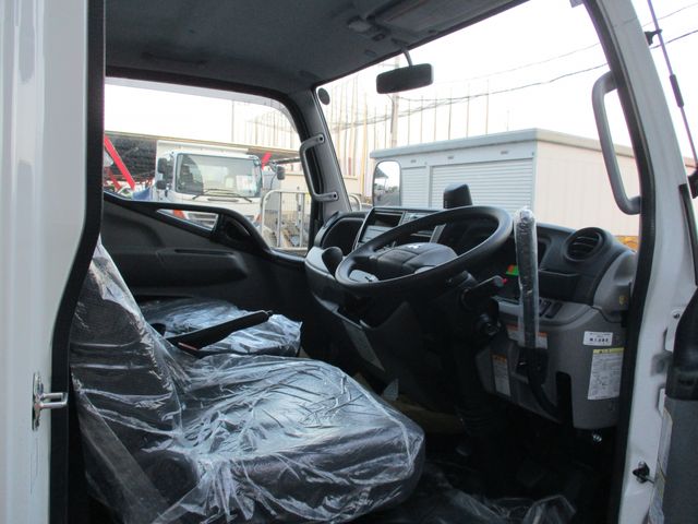 Mitsubishi CANTER 2023-07 186229-20