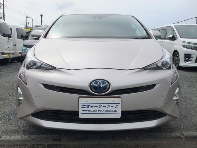 Toyota PRIUS 2016-05 2968-1