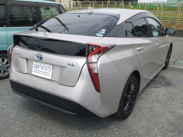 Toyota PRIUS 2016-05 2968-20