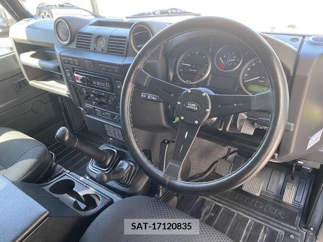 ROVER DEFENDER 2016-04 216088-1