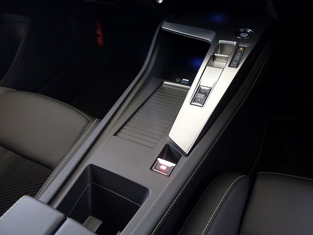 Peugeot 308 2023-01 19174-15
