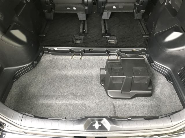 Toyota VOXY HYBRID 2019-06 184056-17