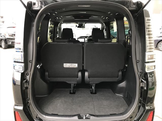 Toyota VOXY HYBRID 2019-06 184056-15
