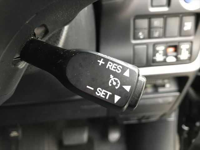 Toyota VOXY HYBRID 2019-06 184056-24