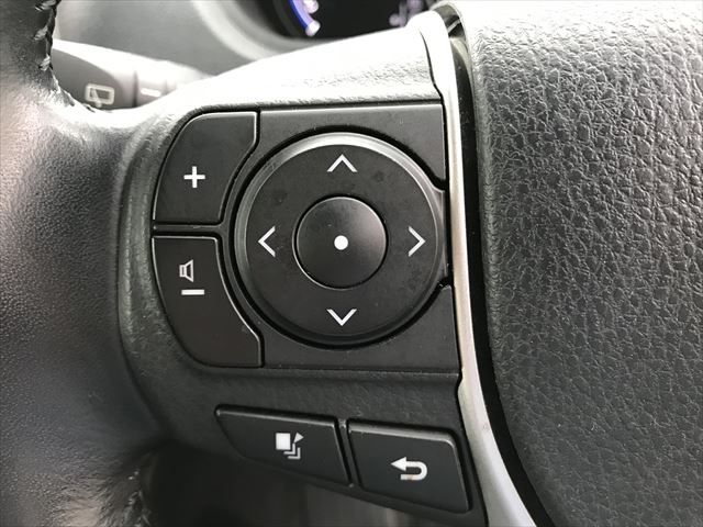 Toyota VOXY HYBRID 2019-06 184056-23