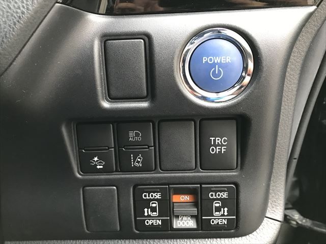 Toyota VOXY HYBRID 2019-06 184056-25