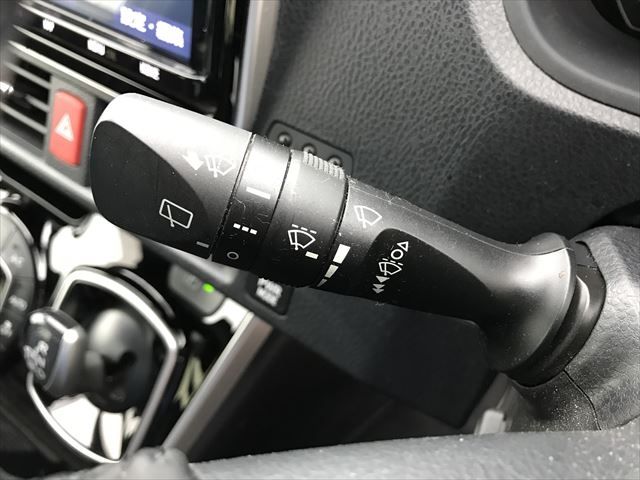 Toyota VOXY HYBRID 2019-06 184056-21