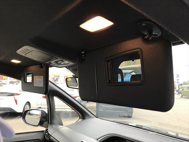 Toyota VOXY HYBRID 2019-06 184056-28