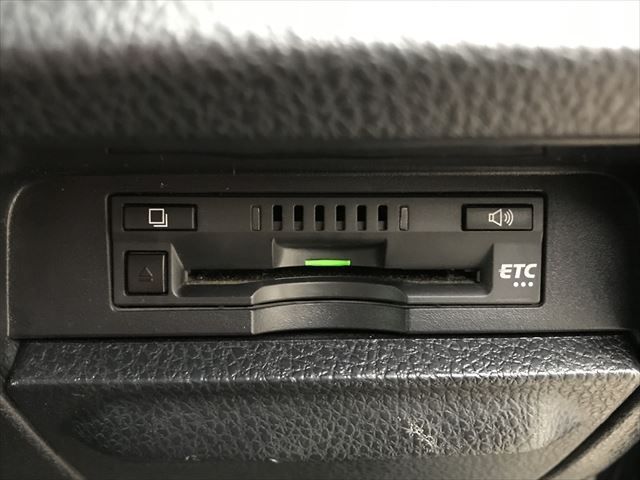 Toyota VOXY HYBRID 2019-06 184056-26