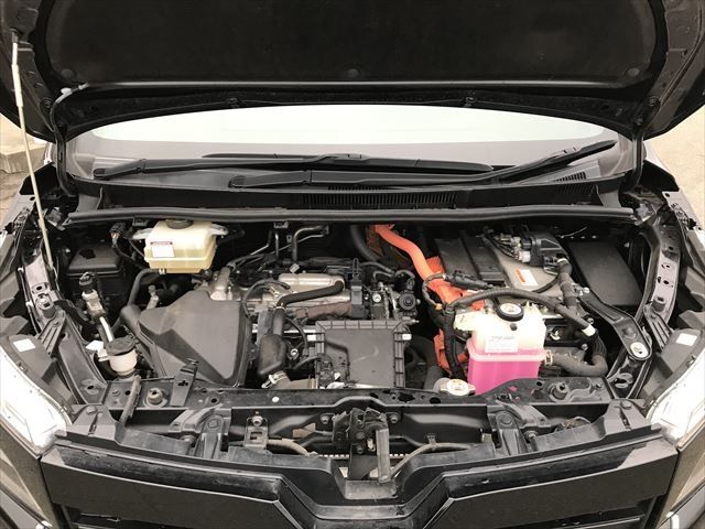 Toyota VOXY HYBRID 2019-06 184056-29