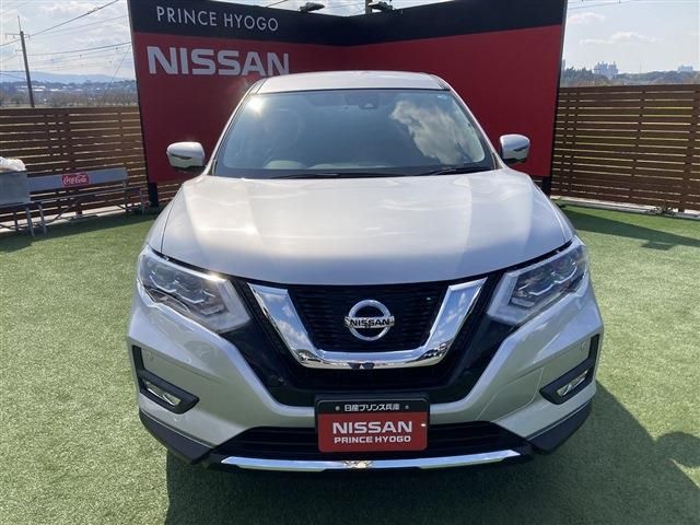 Nissan X-TRAIL 2018-09 186088-24